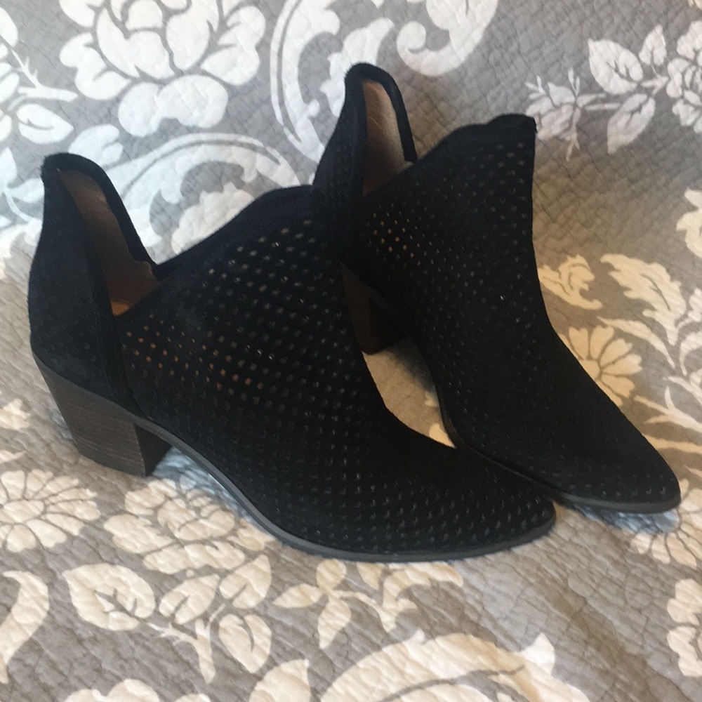 LUCKY BRAND SUEDE BOOTIES